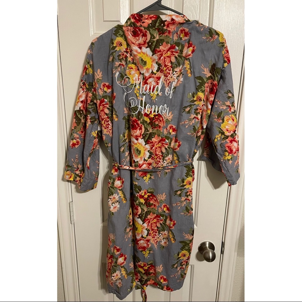 Maid of honor robe